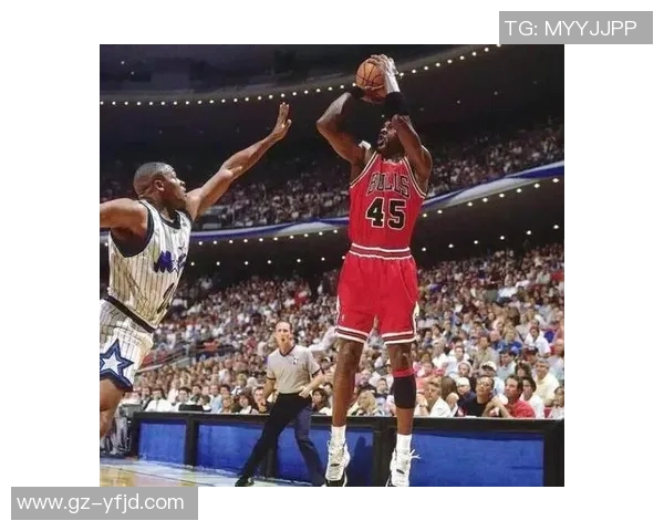 乔丹与足球明星的巅峰对决谁才是真正的体育传奇与偶像