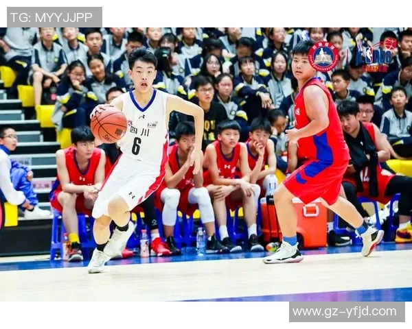 赛后分析:上海篮球队与南京篮球队的耐力较量与战术对决 赛后分析:上海篮球队与南京篮球队的耐力较量与战术对决