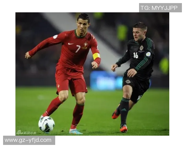 足球明星与女友甜蜜生活揭秘他们的爱情故事与共同成长之路