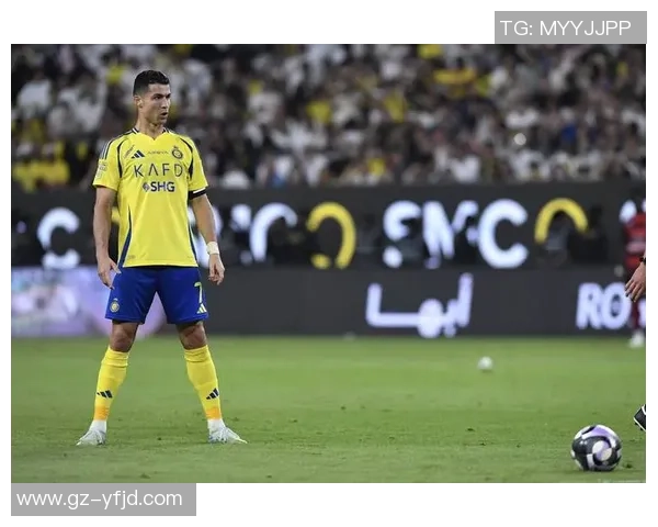 足球巨星C罗的标志性形象与影响力解析